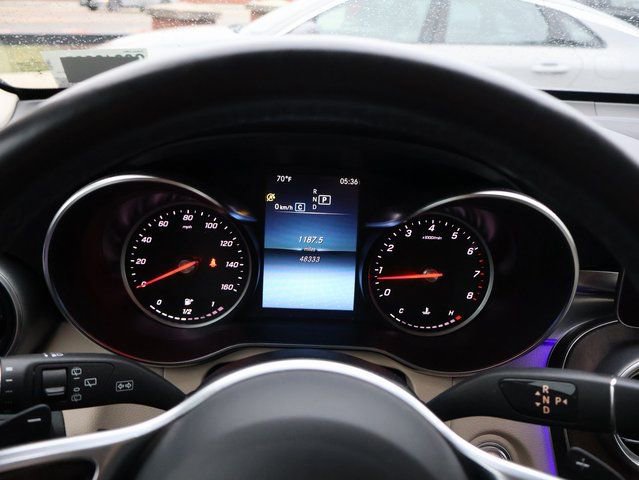 Used 2020 Mercedes-Benz GLC 300 4MATIC w/ Premium Package image 34