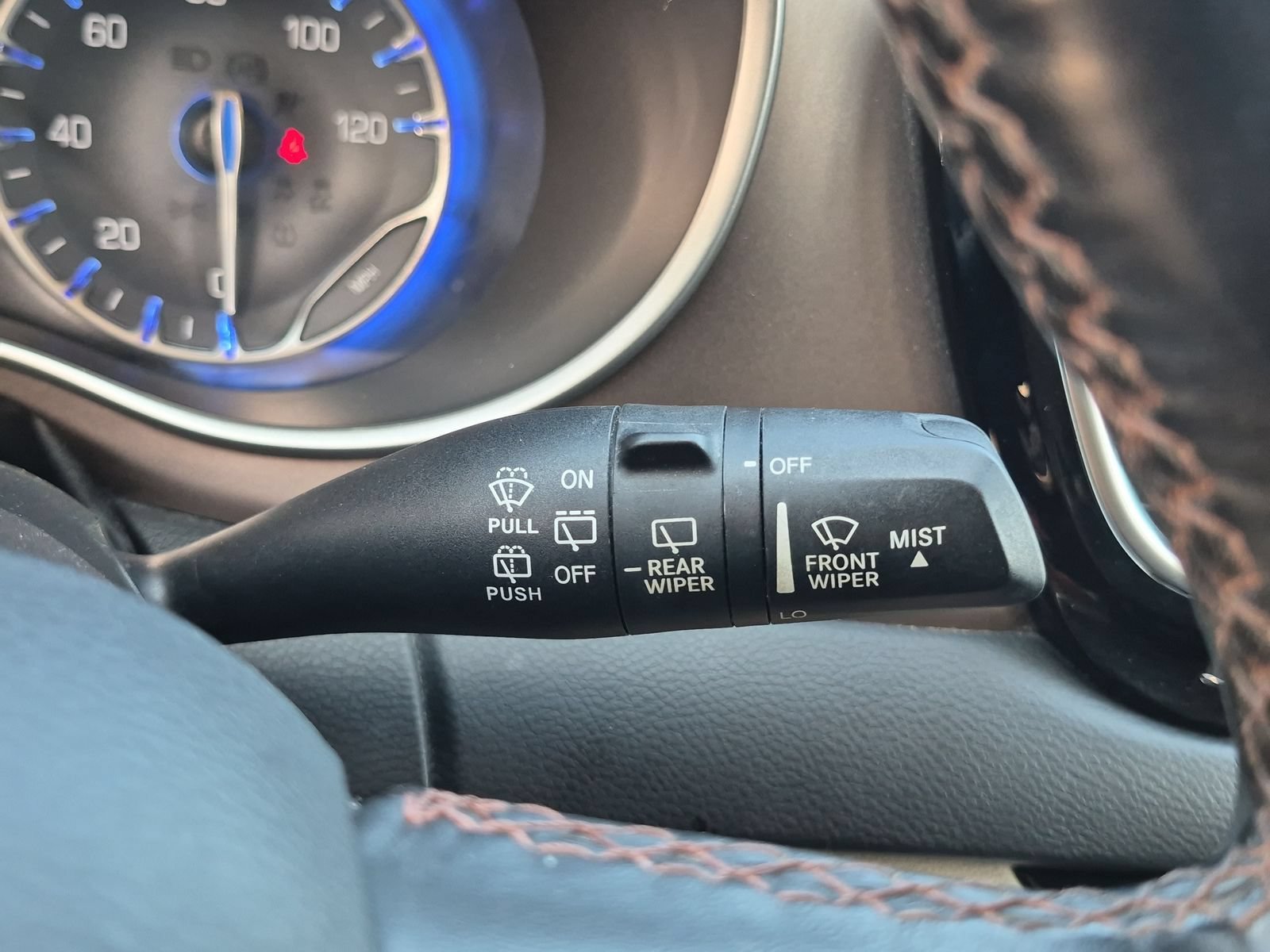 Used 2019 Chrysler Pacifica Touring-L FWD image 26