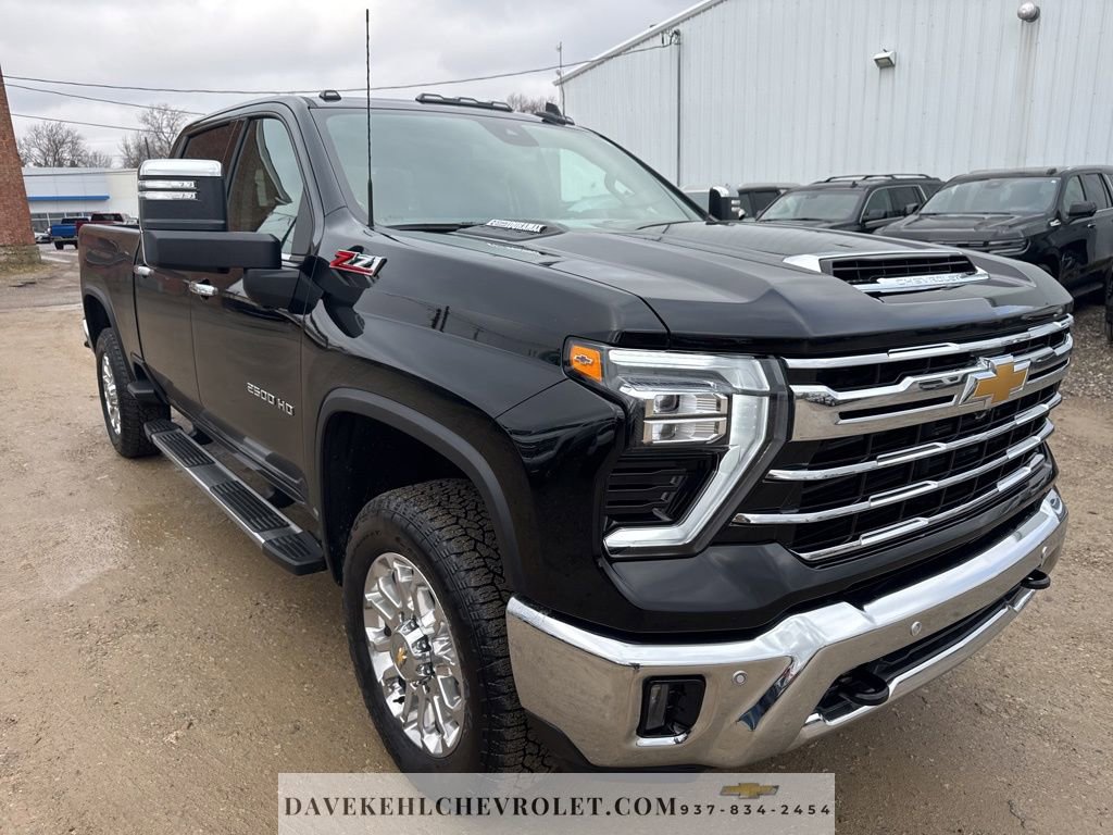 Used 2025 Chevrolet Silverado 2500 LTZ w/ LTZ Plus Package image 8