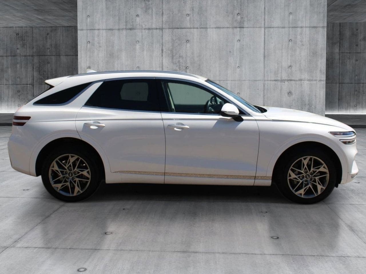 Used 2025 Genesis GV70 2.5T AWD/4WD image 8