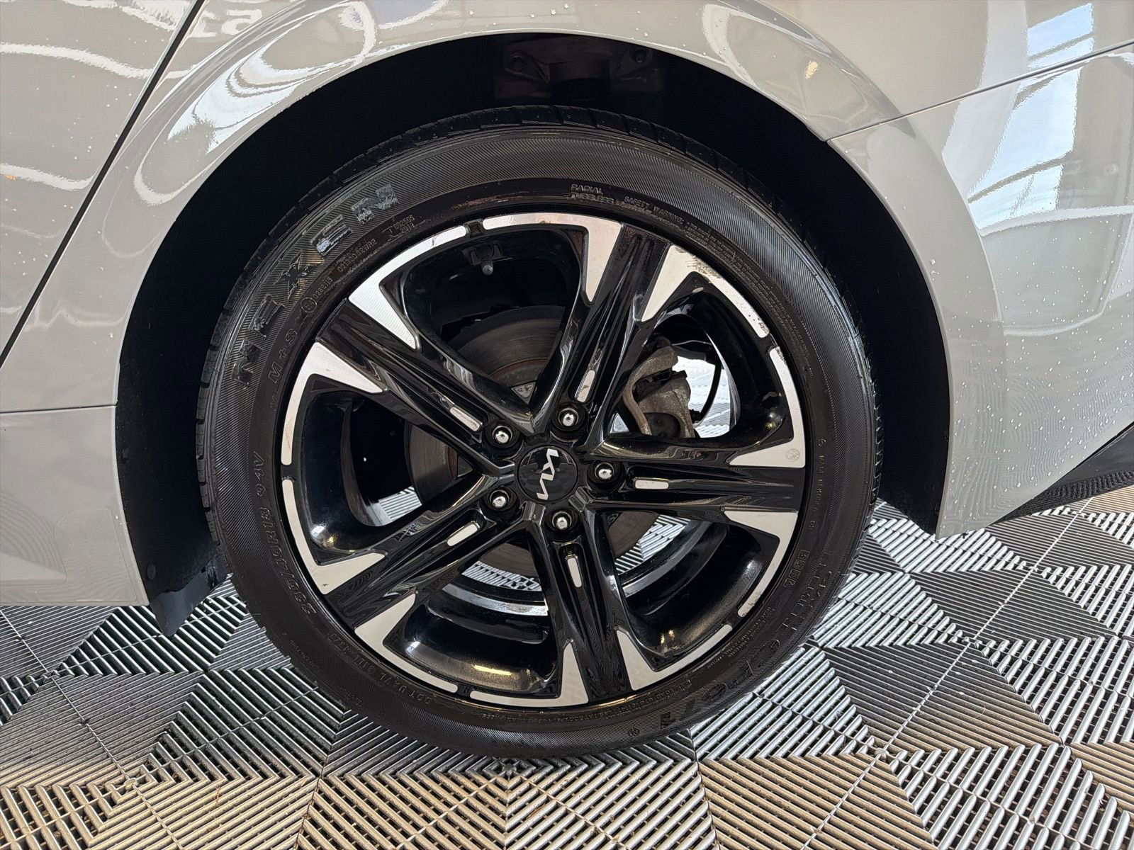 Used 2024 Kia K5 GT-Line w/ GT-Line Premium Package image 9