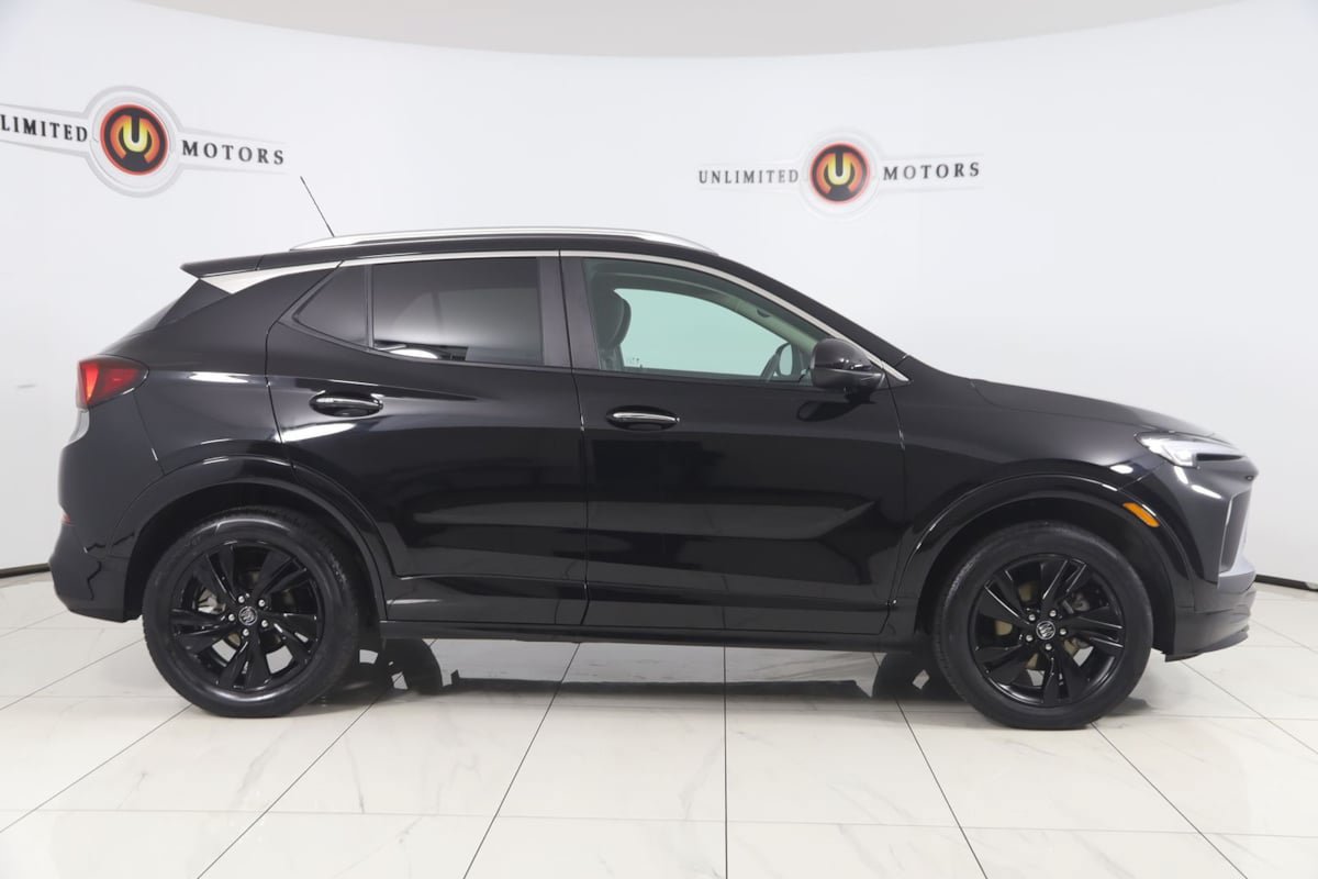 Used 2025 Buick Encore GX Sport Touring AWD/4WD image 2
