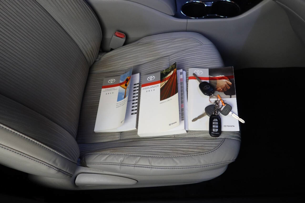 Used 2014 Toyota Highlander Plus AWD/4WD image 37