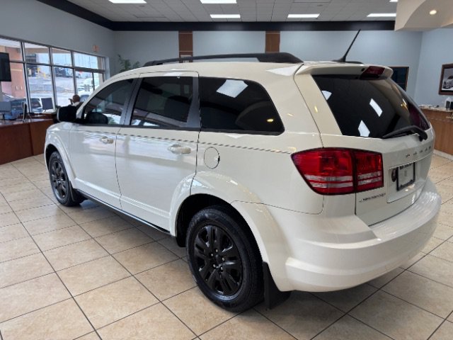 Used 2018 Dodge Journey SE FWD image 4