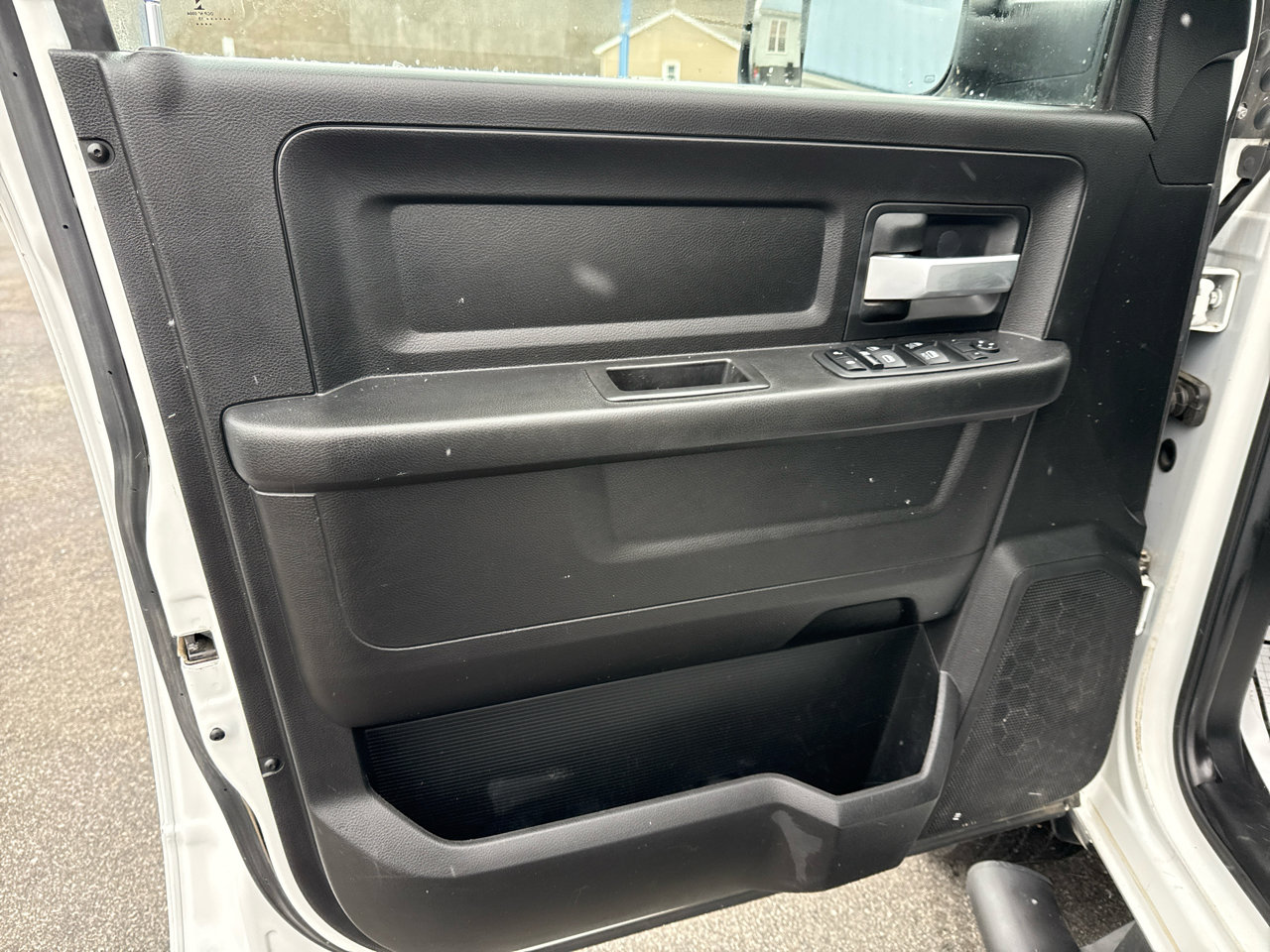 Used 2019 RAM 3500 Tradesman w/ Chrome Appearance Group image 10