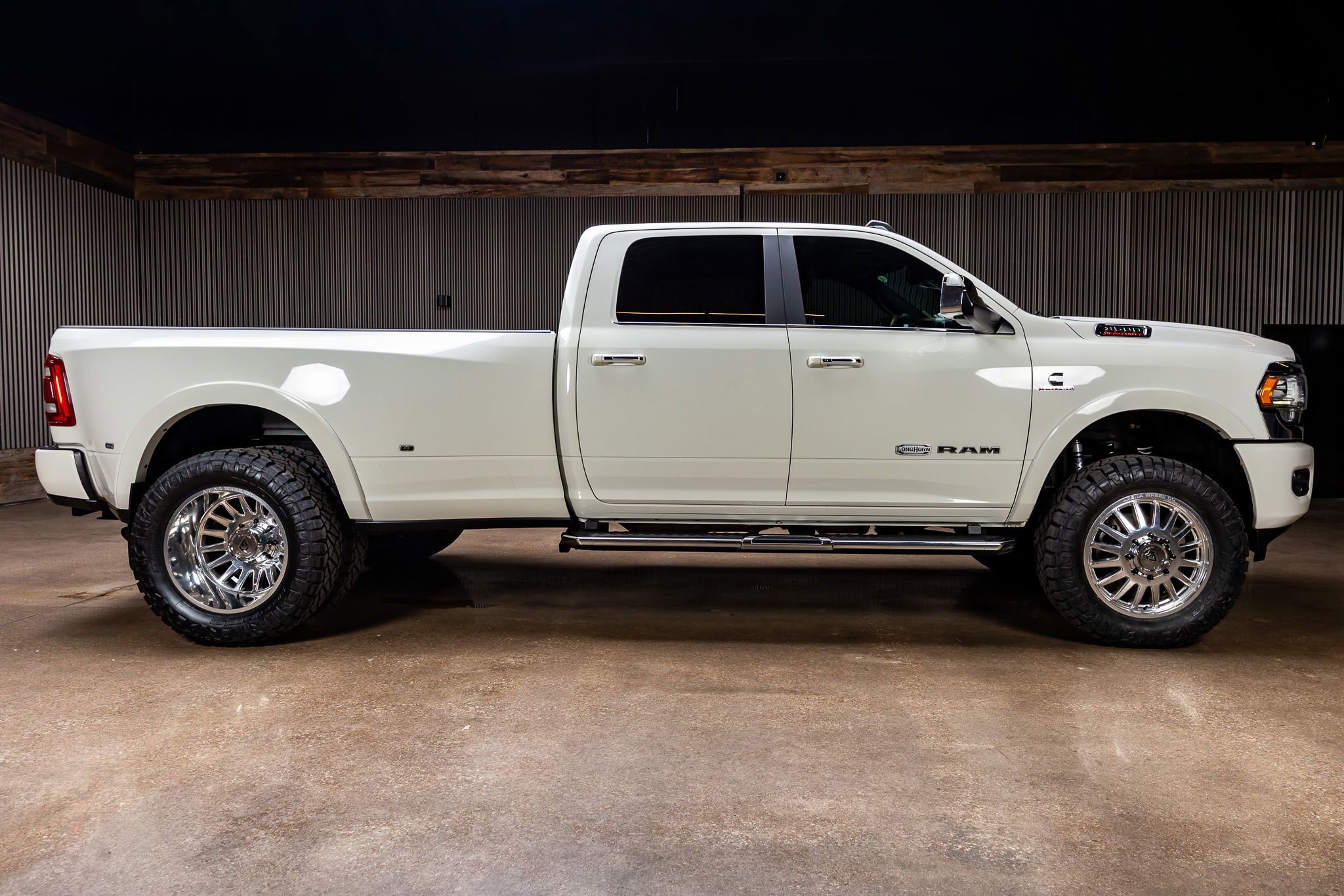 Used 2020 RAM 3500 Limited image 11