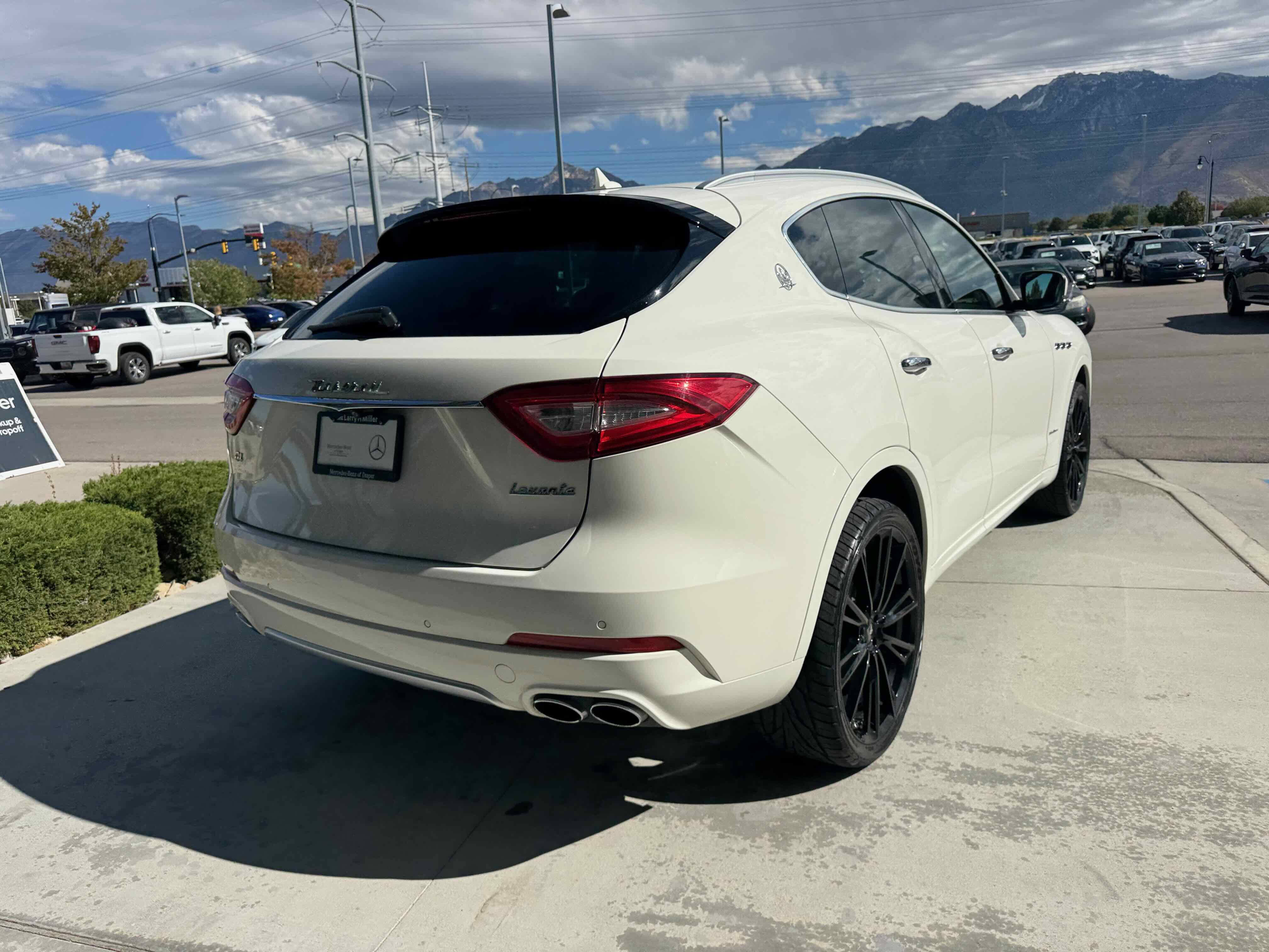 Used 2018 Maserati Levante GranLusso image 6
