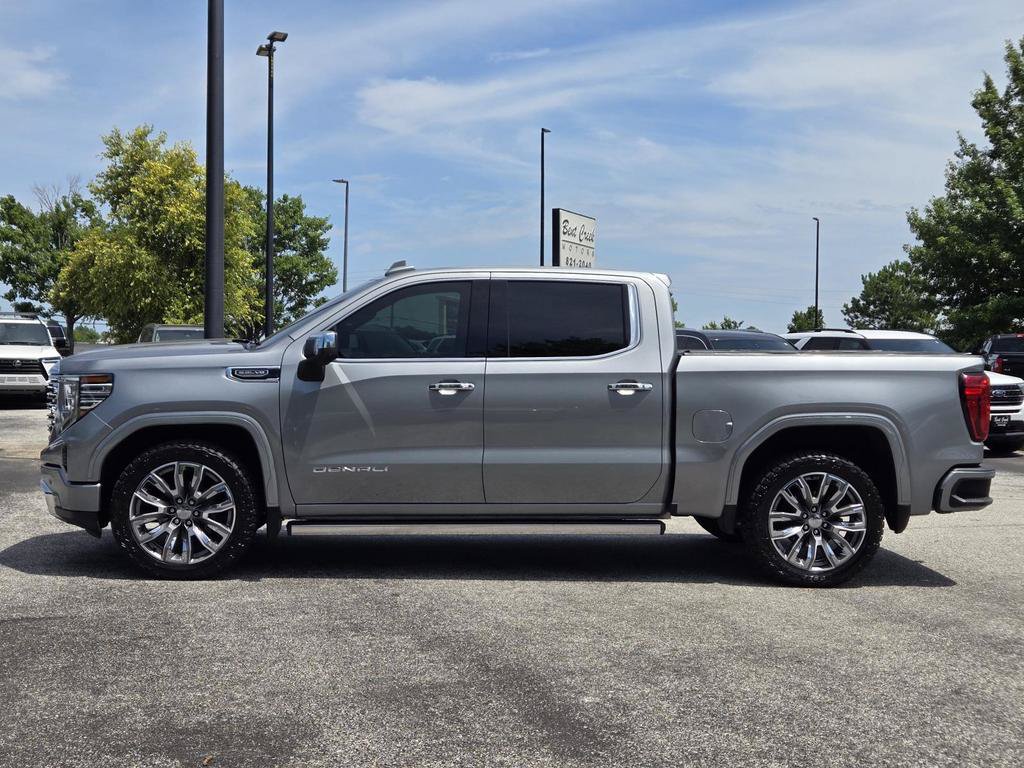 Used 2023 GMC Sierra 1500 Denali w/ Denali Reserve Package AWD/4WD image 12