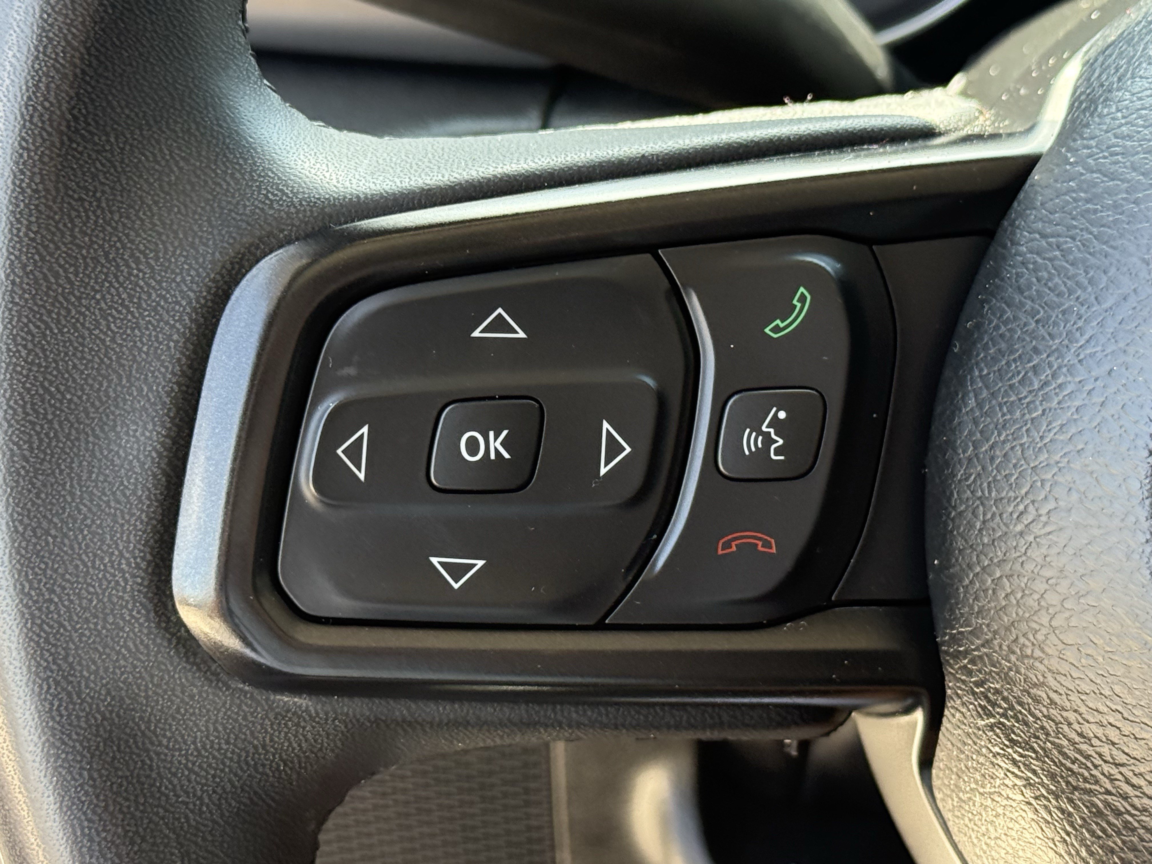 Used 2023 Jeep Gladiator Sport AWD/4WD image 17