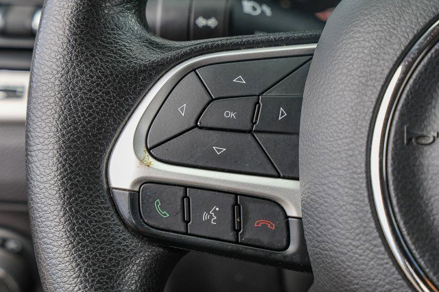 Used 2017 Jeep Compass Sport w/ Tech Group FWD image 22