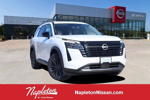New 2026 Nissan Pathfinder SL w/ SL Premium Package AWD/4WD image 1