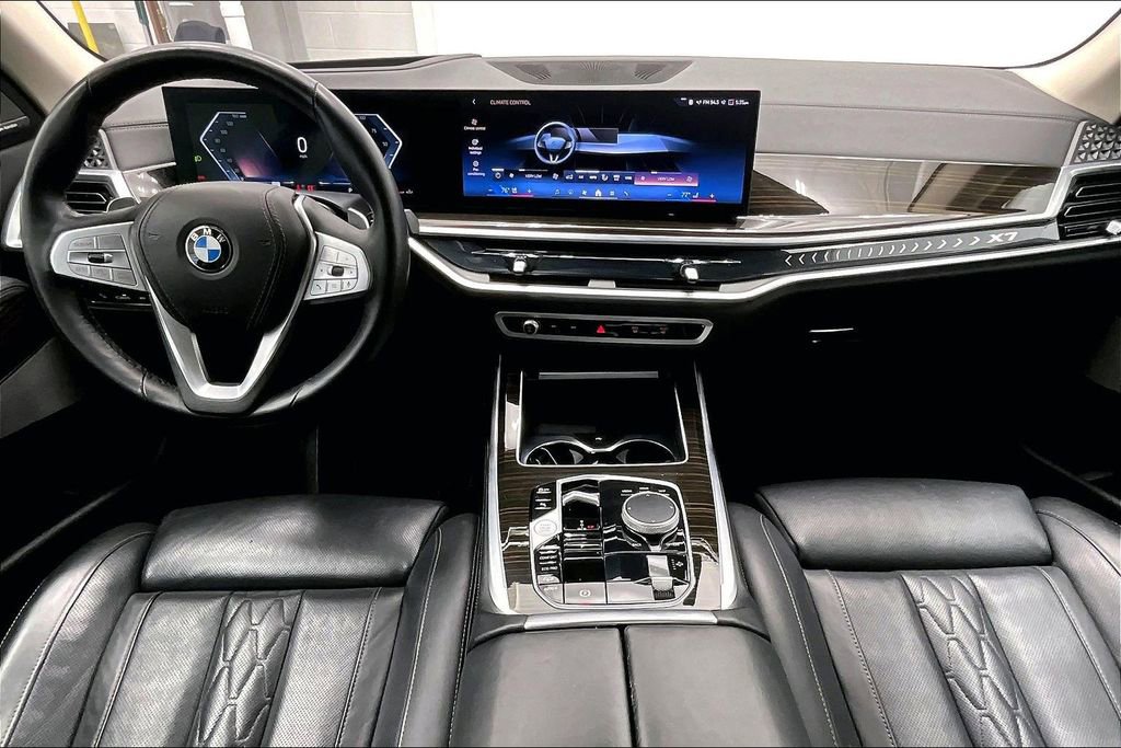 Used 2025 BMW X7 xDrive40i image 15