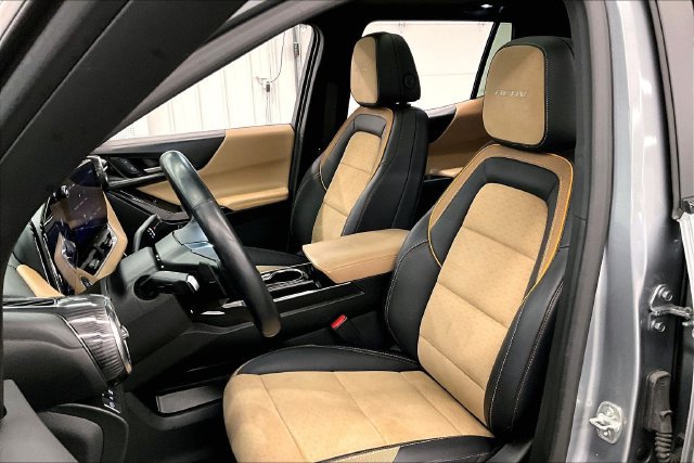 Used 2025 Chevrolet Equinox ACTIV w/ Convenience Package III FWD image 23
