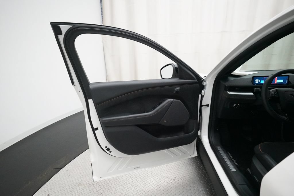 Used 2021 Ford Mustang Mach-E GT AWD/4WD image 28
