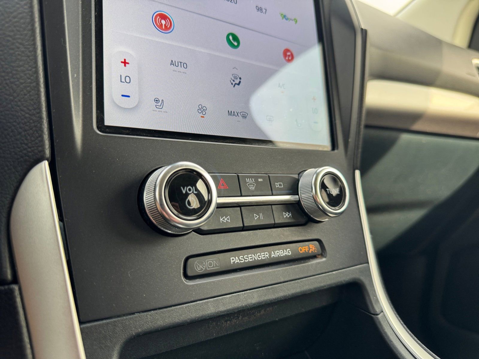 Used 2024 Ford Edge SEL w/ Convenience Package image 22