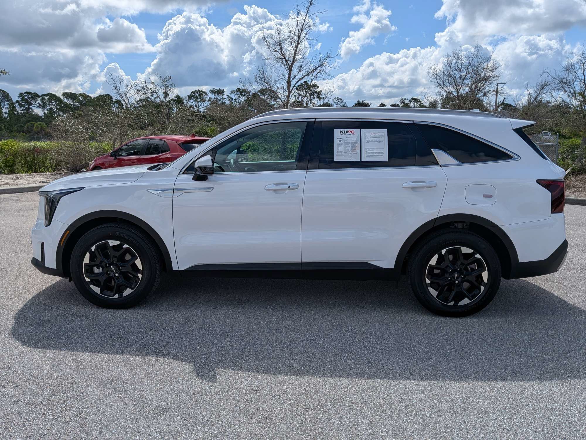 Certified 2025 Kia Sorento S w/ Panoramic Sunroof Package FWD image 8