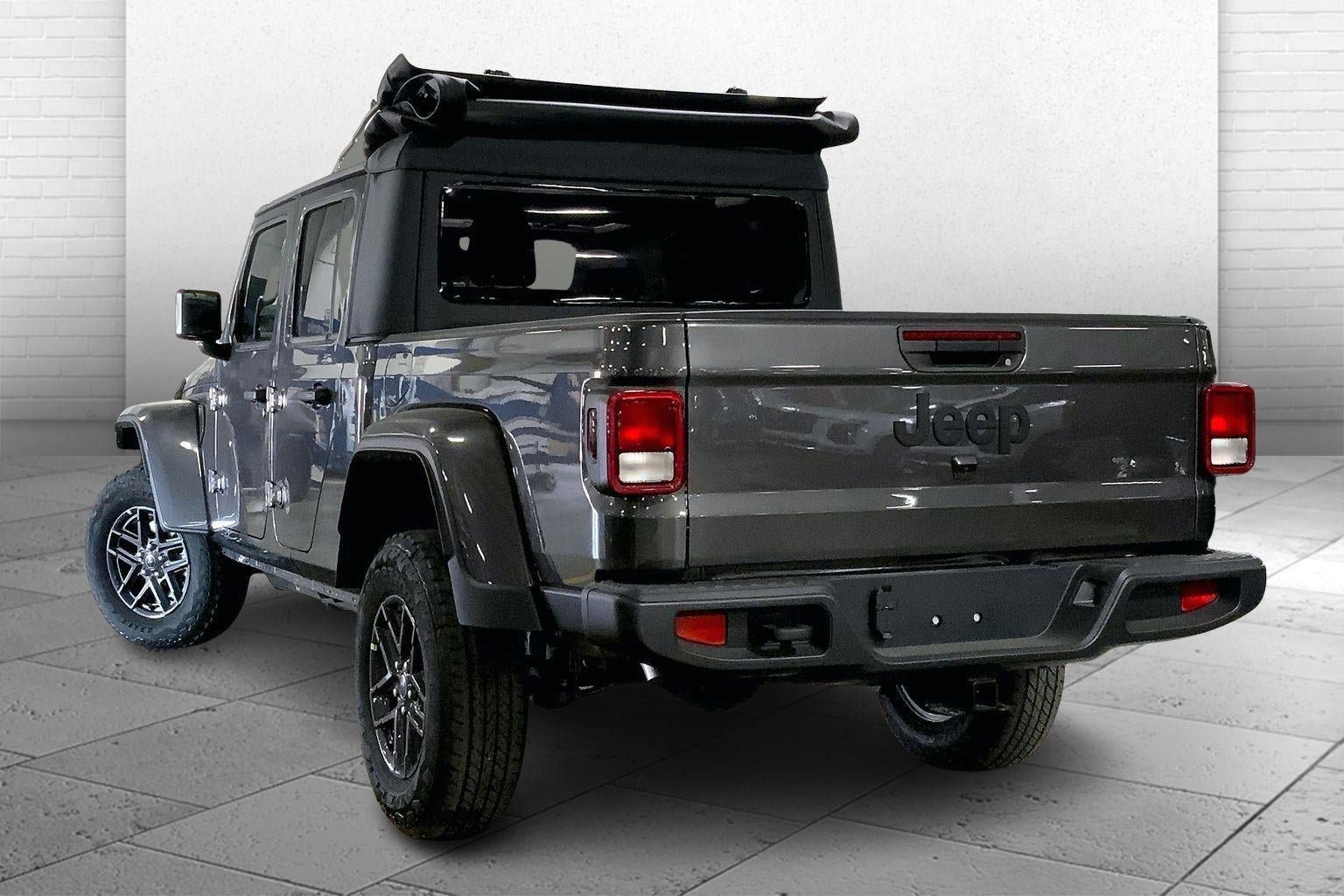 New 2026 Jeep Gladiator Sport AWD/4WD image 3