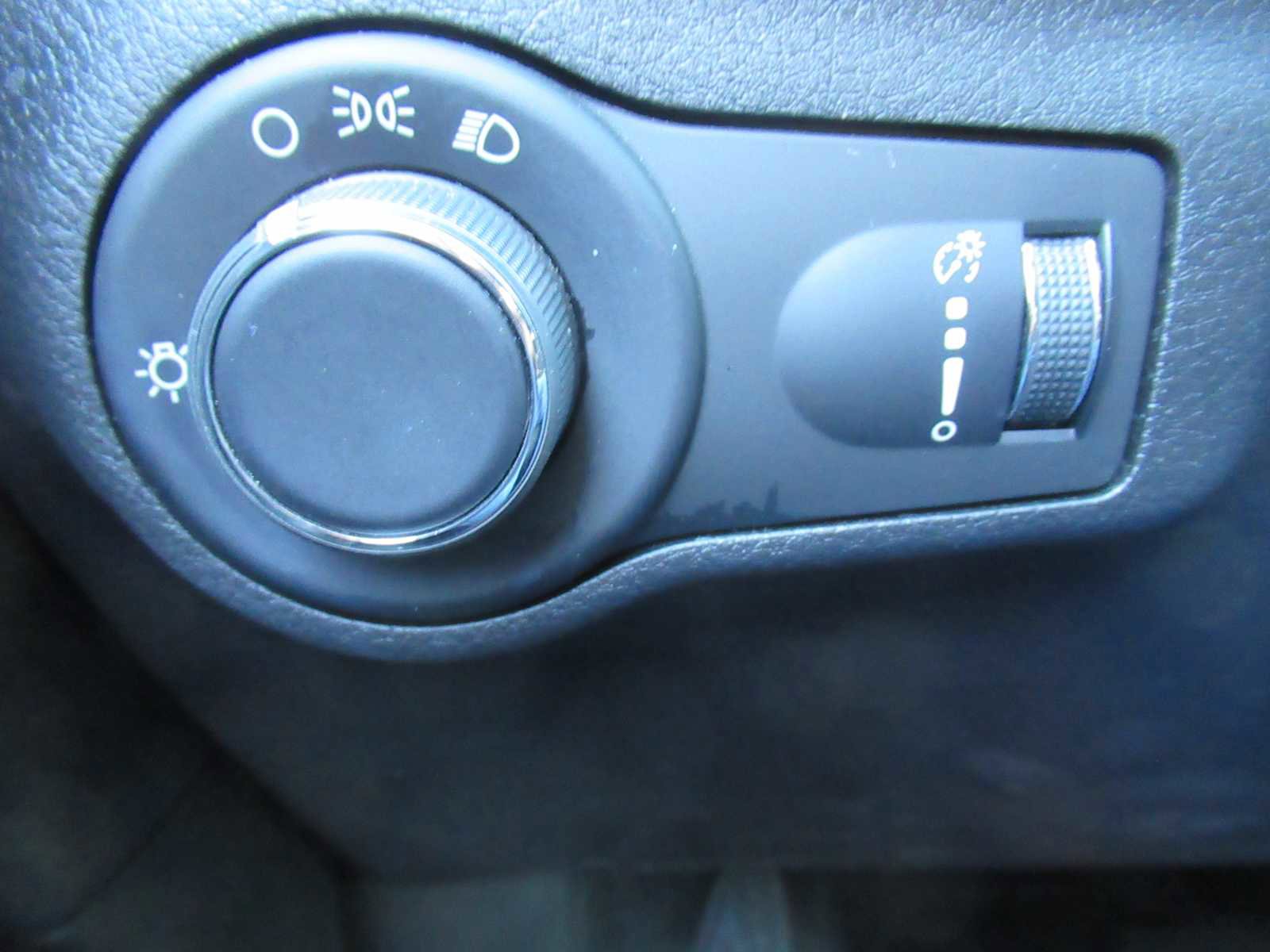 Used 2018 Jeep Compass Sport image 23