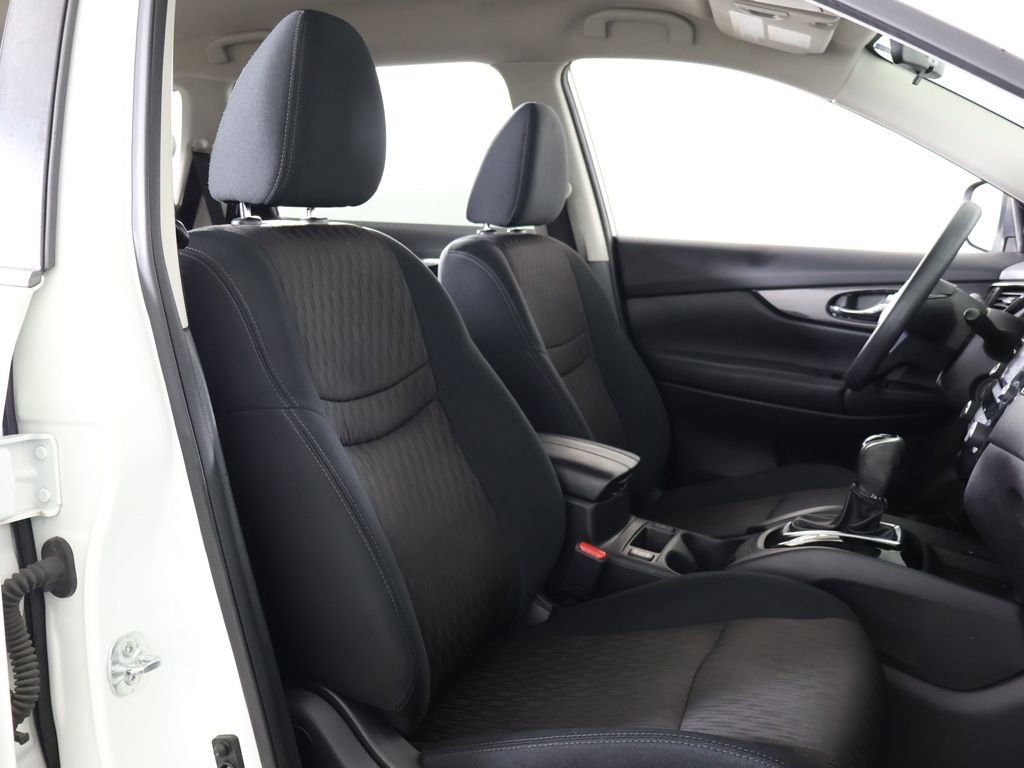 Used 2017 Nissan Rogue SV FWD image 26