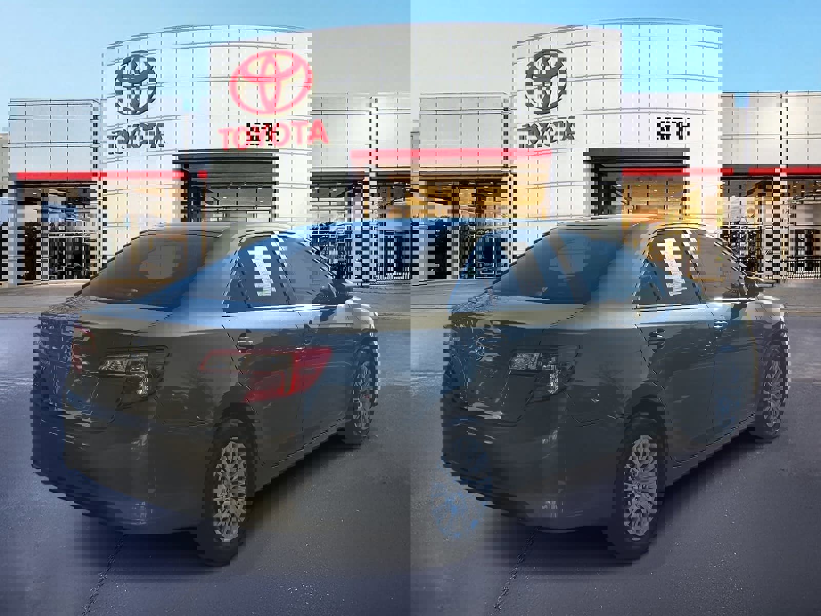 Used 2014 Toyota Camry L image 5