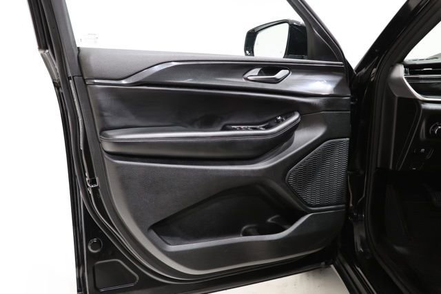 Used 2023 Jeep Grand Cherokee L Laredo AWD/4WD image 18