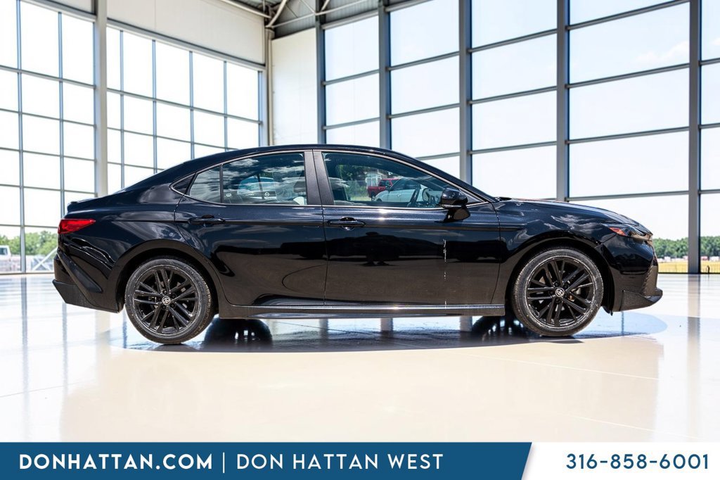Used 2025 Toyota Camry SE FWD image 28