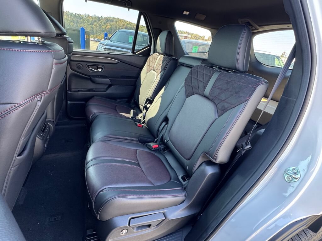 New 2026 Honda Pilot Black Edition image 9