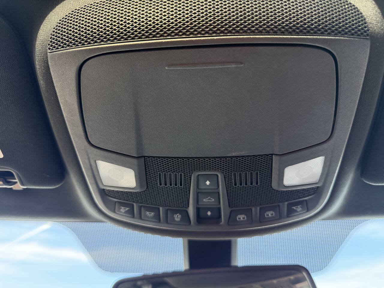 Used 2018 Lincoln MKC Select w/ Select Plus Package AWD/4WD image 17