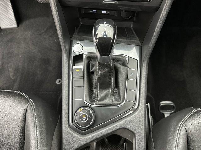 Used 2023 Volkswagen Tiguan SE AWD/4WD image 19