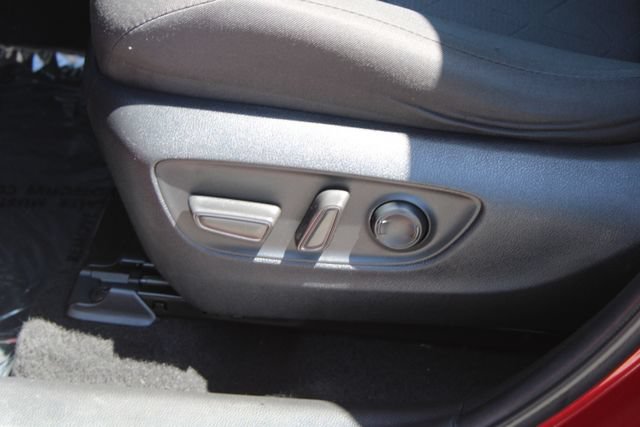Used 2022 Toyota RAV4 XLE FWD image 31