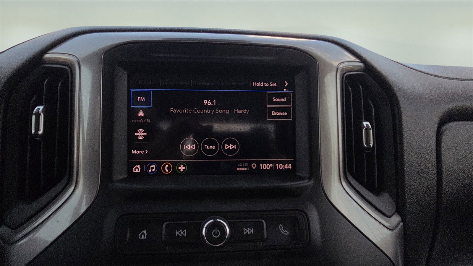 Used 2024 Chevrolet Silverado 1500 Custom image 10