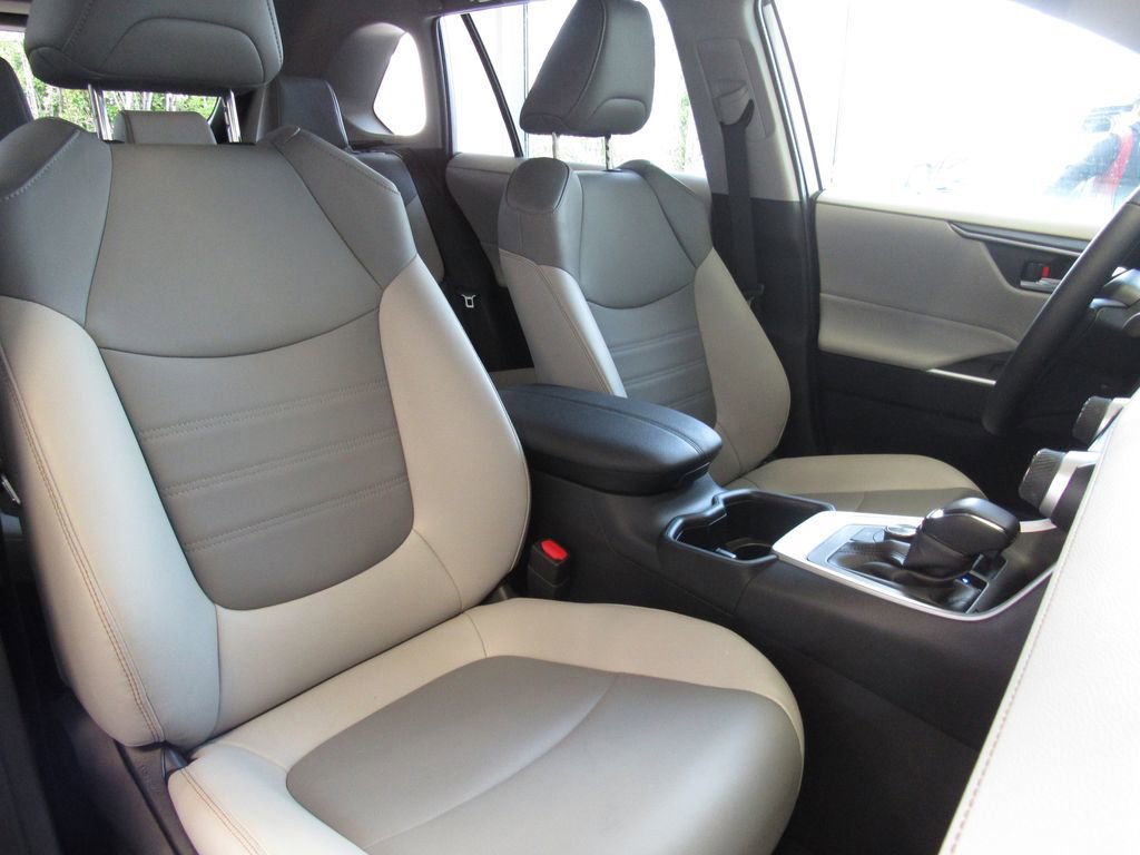 Certified 2025 Toyota RAV4 XLE Premium AWD/4WD image 20
