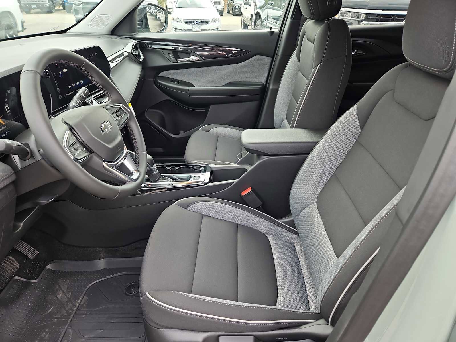 New 2026 Chevrolet TrailBlazer LT w/ Midnight Edition AWD/4WD image 8