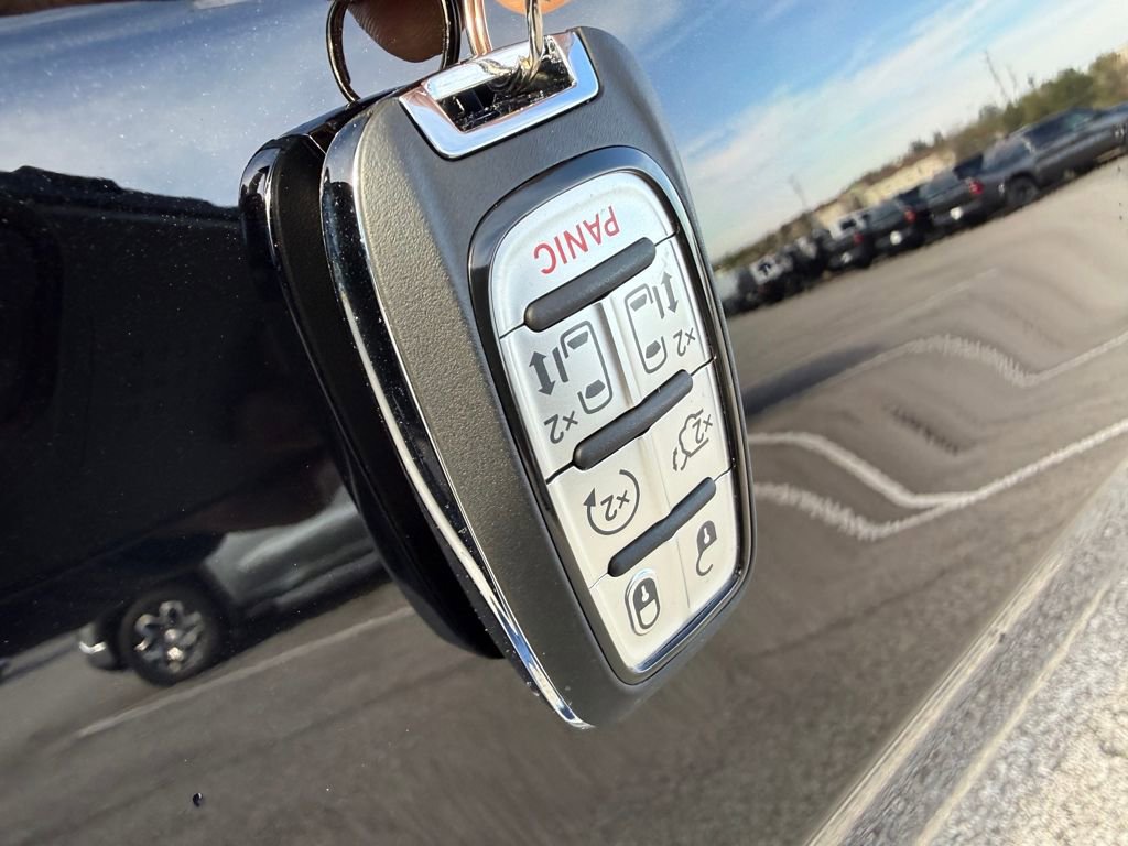 New 2026 Chrysler Pacifica Select w/ S Appearance Package image 29