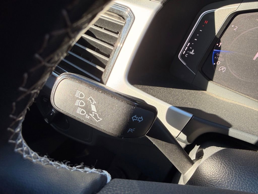 Used 2022 Volkswagen Atlas Cross Sport SE image 15