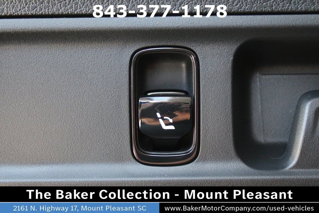Used 2025 Mercedes-Benz GLC 350e image 9