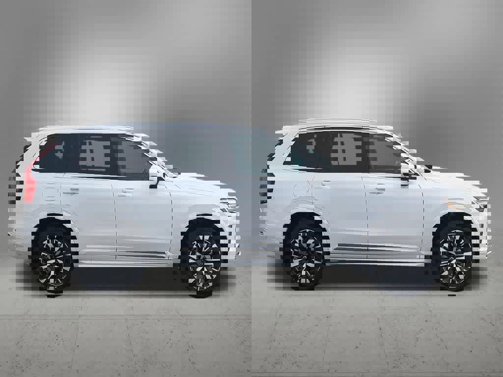 Certified 2025 Volvo XC90 B5 Core w/ Protection Package Premier image 7