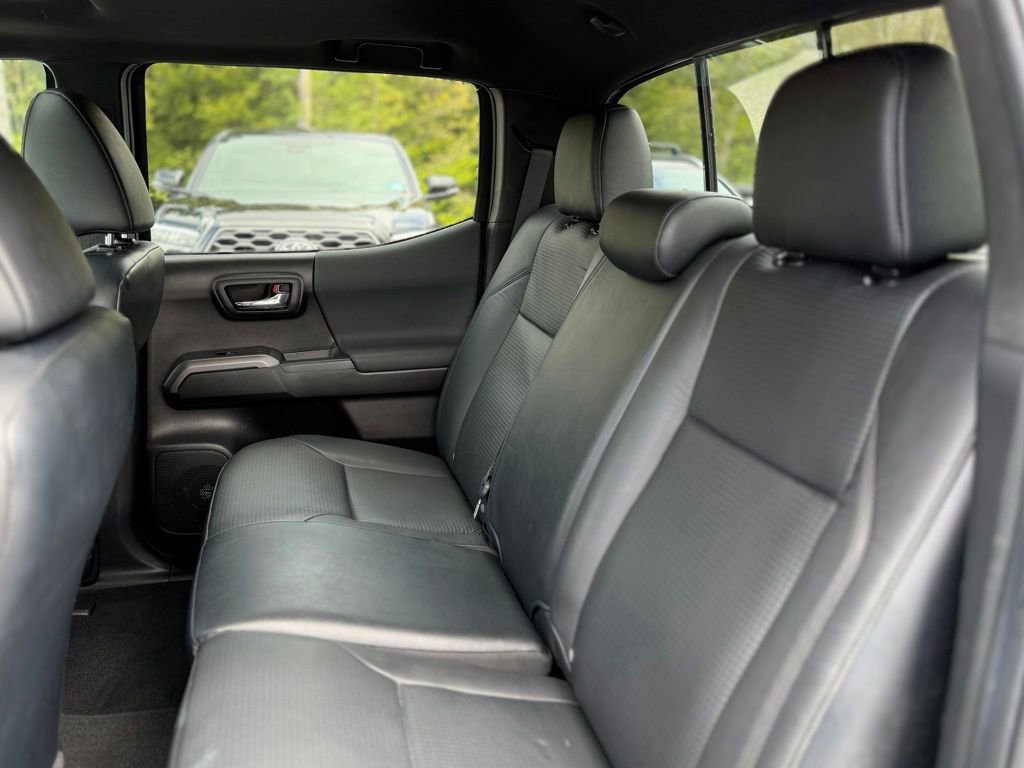 Used 2023 Toyota Tacoma TRD Off-Road w/ TRD Premium Off Road Package AWD/4WD image 5