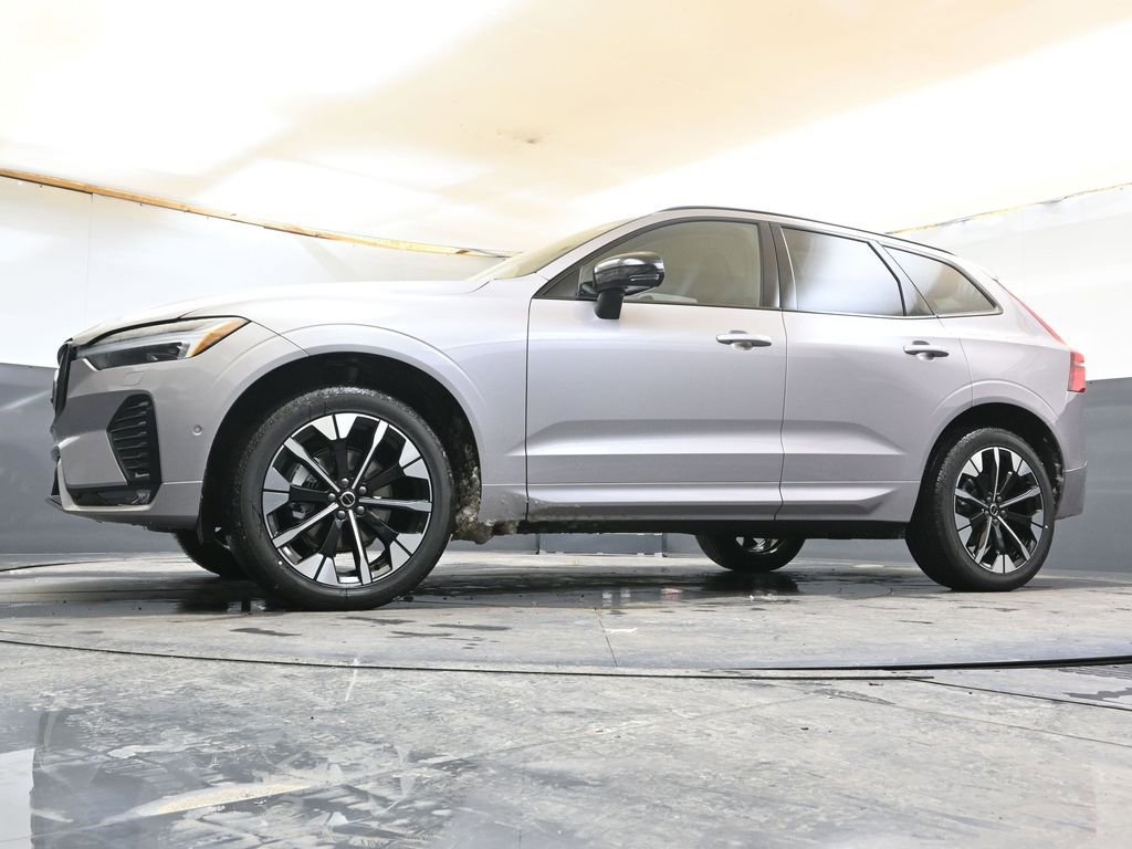 New 2026 Volvo XC60 B5 Plus w/ Protection Package Premier image 40
