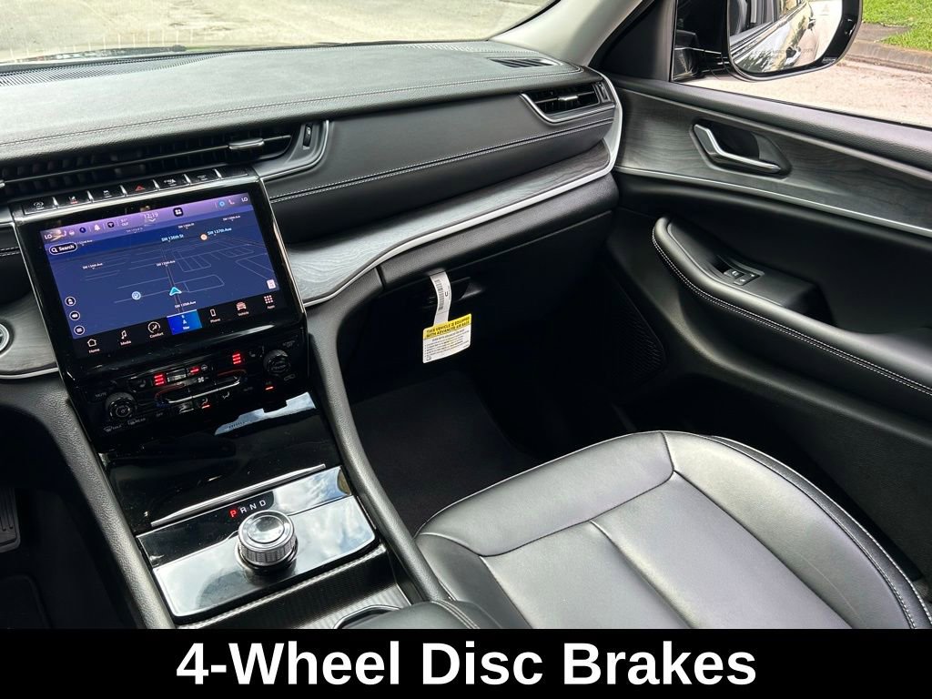 Used 2024 Jeep Grand Cherokee Limited w/ Black Appearance Package image 14