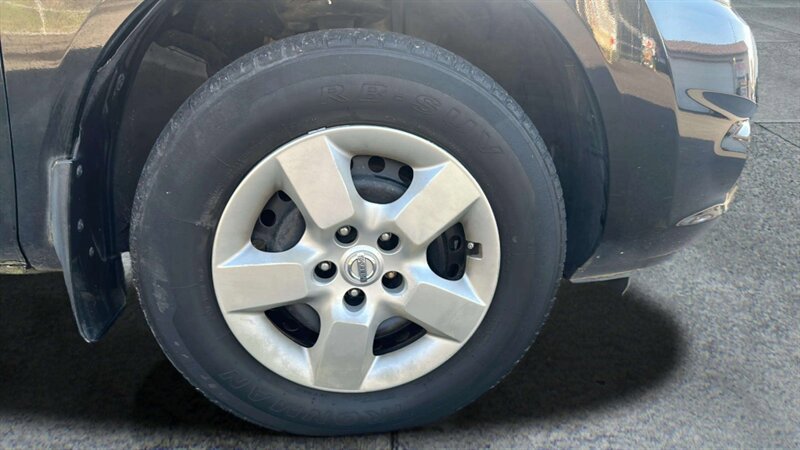 Used 2012 Nissan Rogue S image 29