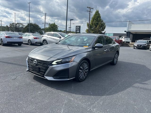 Used 2023 Nissan Altima 2.5 SV