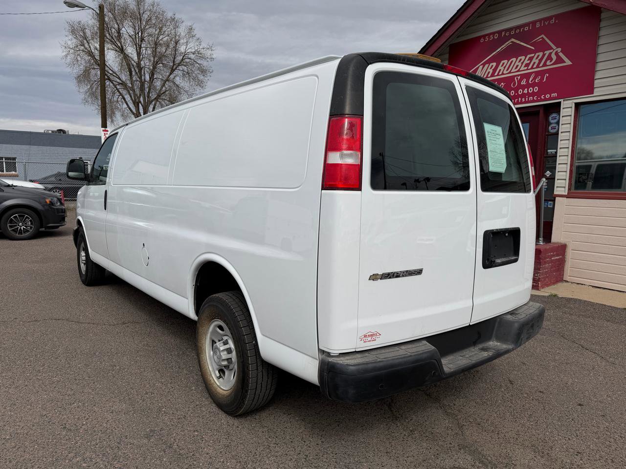 Used 2020 Chevrolet Express 2500 Extended w/ Communications Package image 7