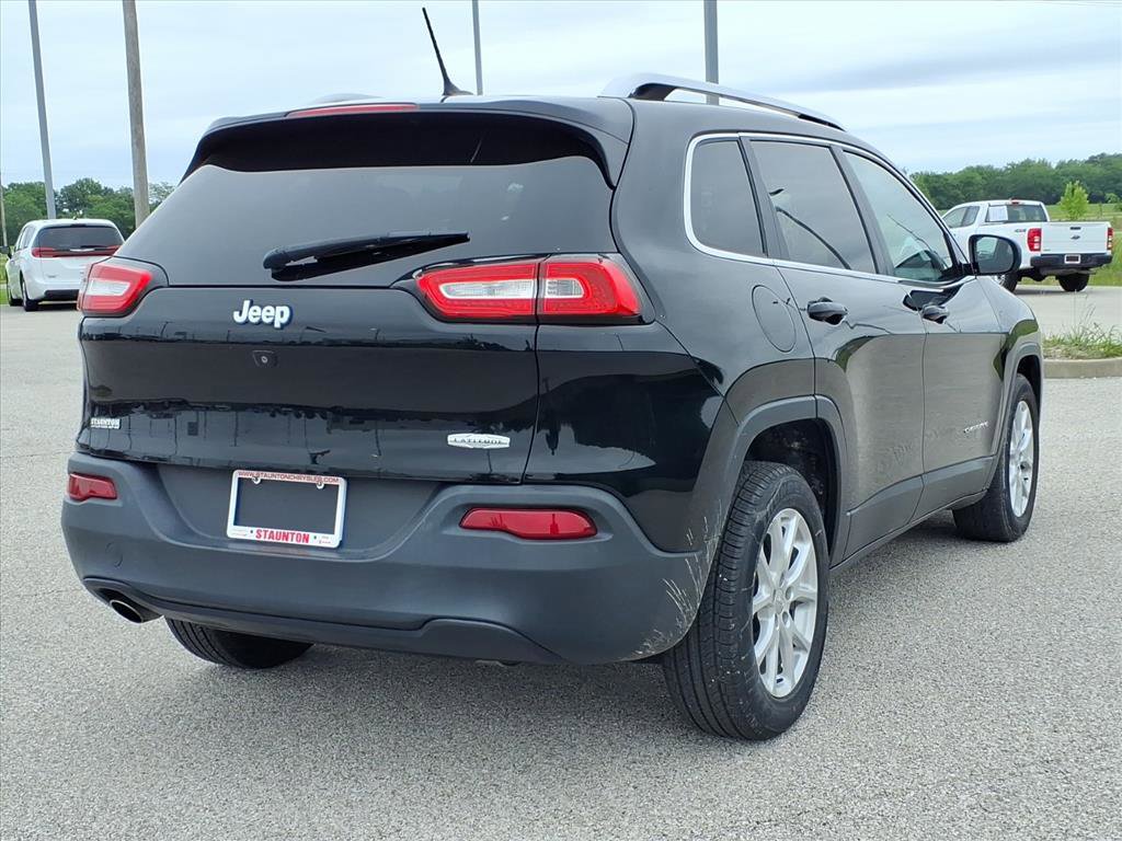 Used 2017 Jeep Cherokee Latitude FWD video 2