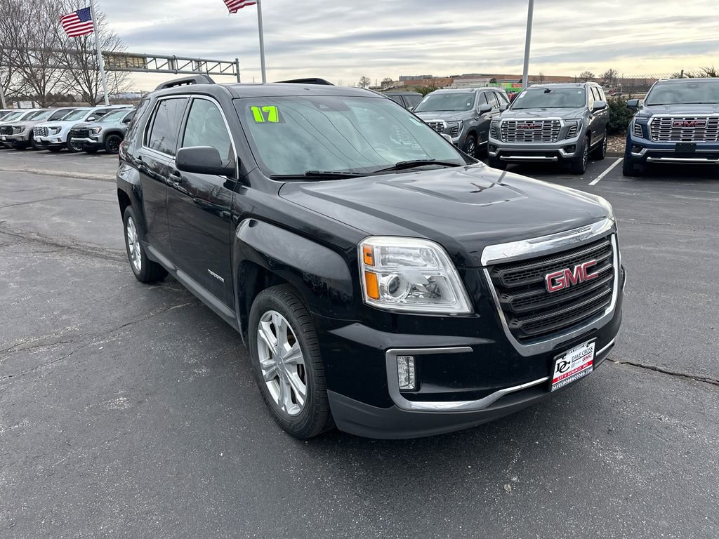 Used 2017 GMC Terrain SLE w/ Technology Package image 4