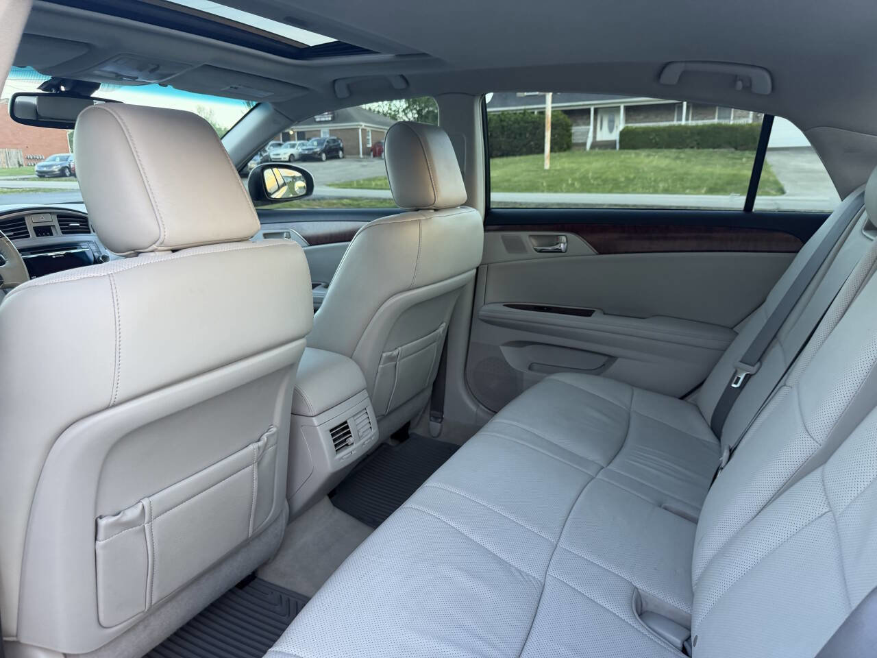 Used 2011 Toyota Avalon Limited FWD image 19