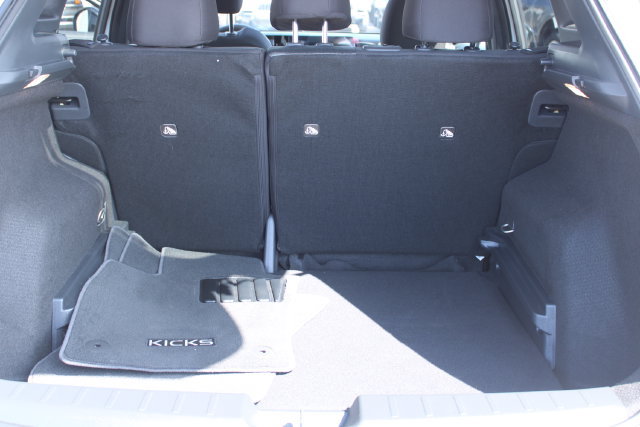 Used 2026 Nissan Kicks SV w/ SV Premium Package FWD image 36
