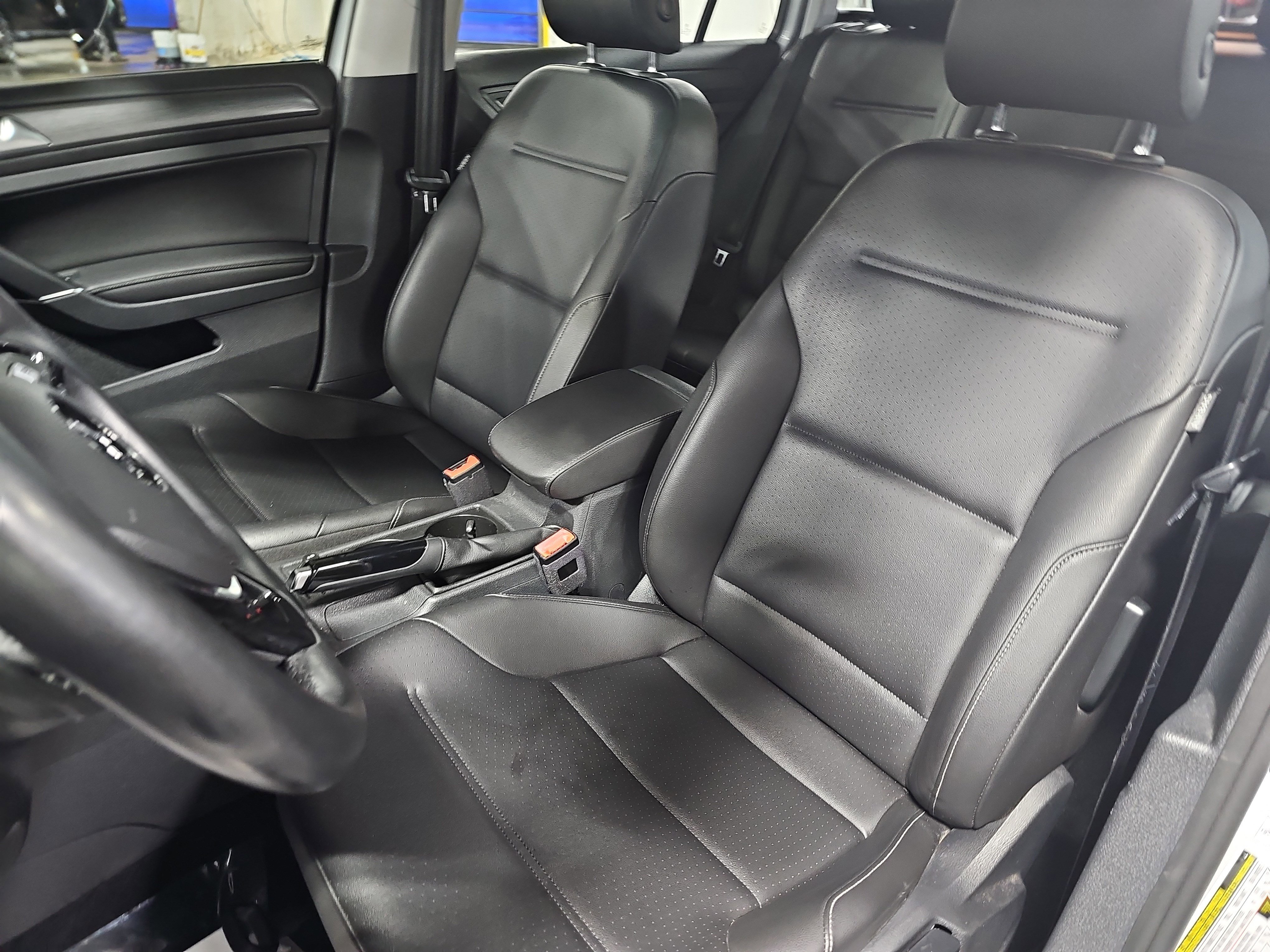 Used 2019 Volkswagen Golf SE FWD image 15