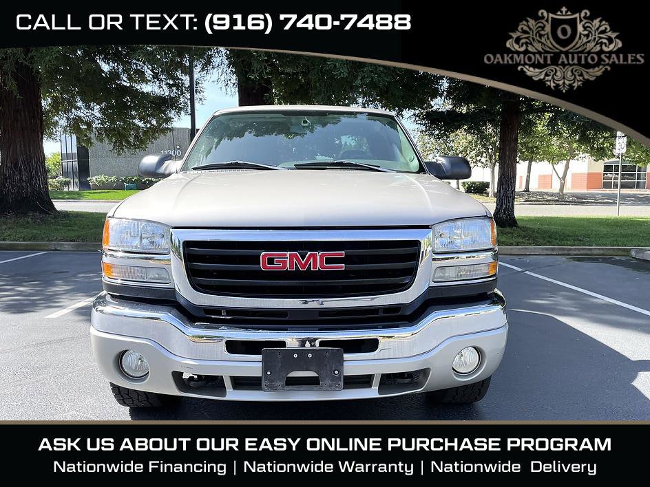 Used 2005 GMC Sierra 2500 SLT w/ Heavy-Duty Power Package AWD/4WD image 2