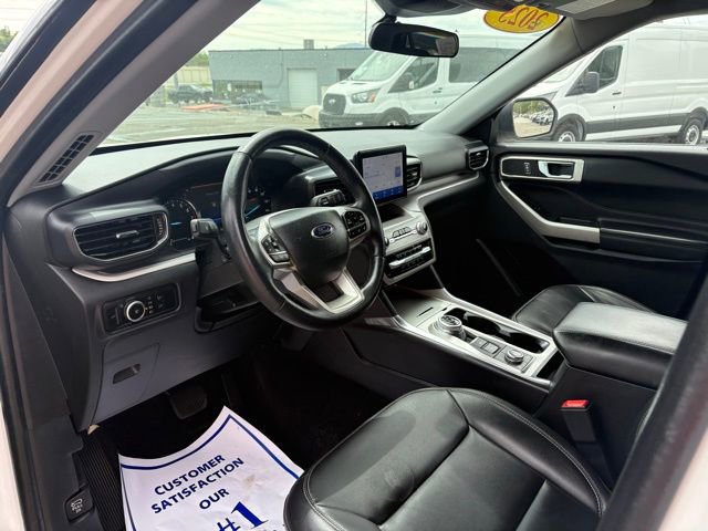 Used 2023 Ford Explorer XLT w/ Equipment Group 202A AWD/4WD image 3